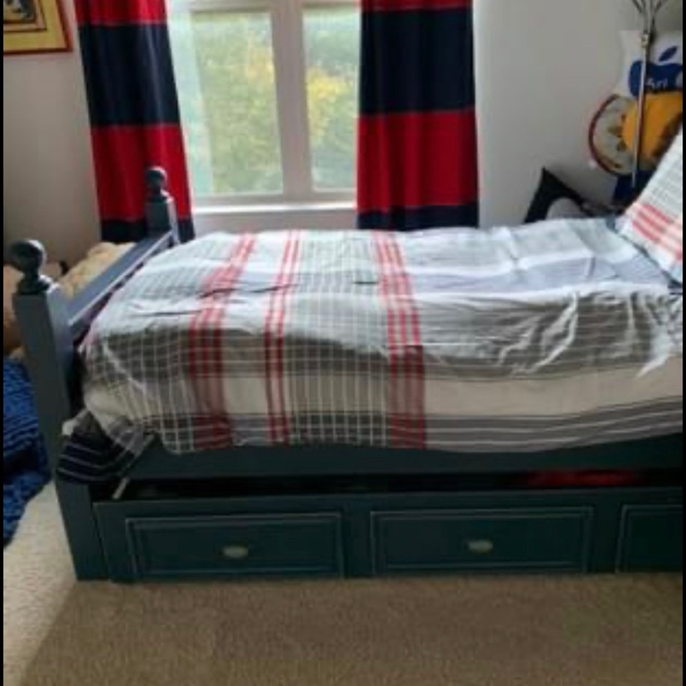 POTTERY BARN KIDS Rugby Blackout  84” Navy/Red